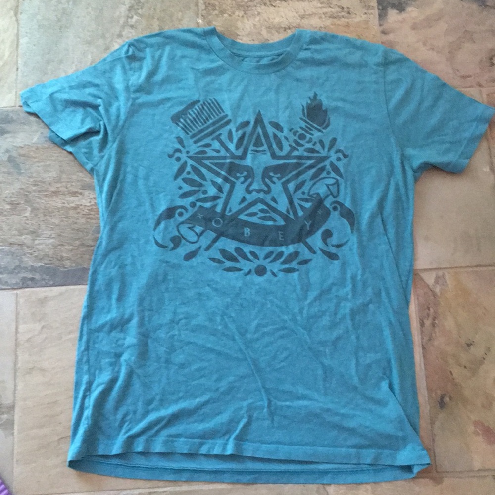 Men’s XL obey t shirt